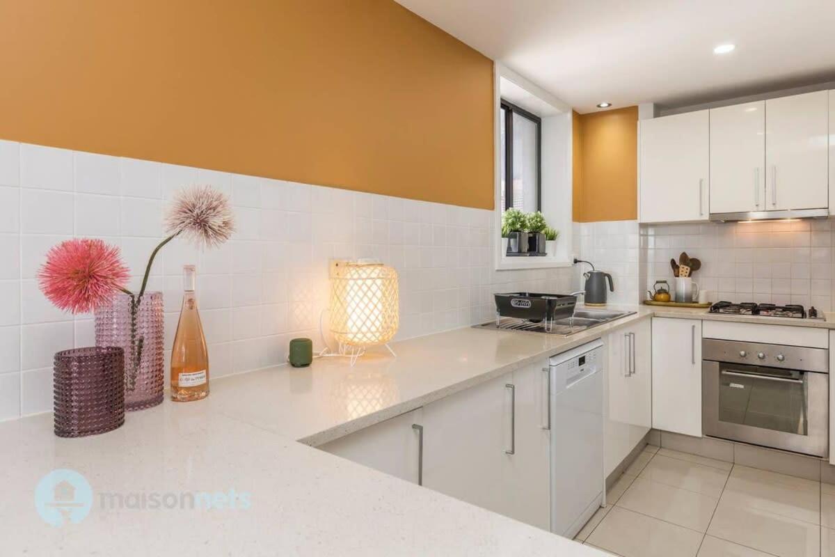 2 Bedroom 2 Bathroom With Balcony And Parking Apartment