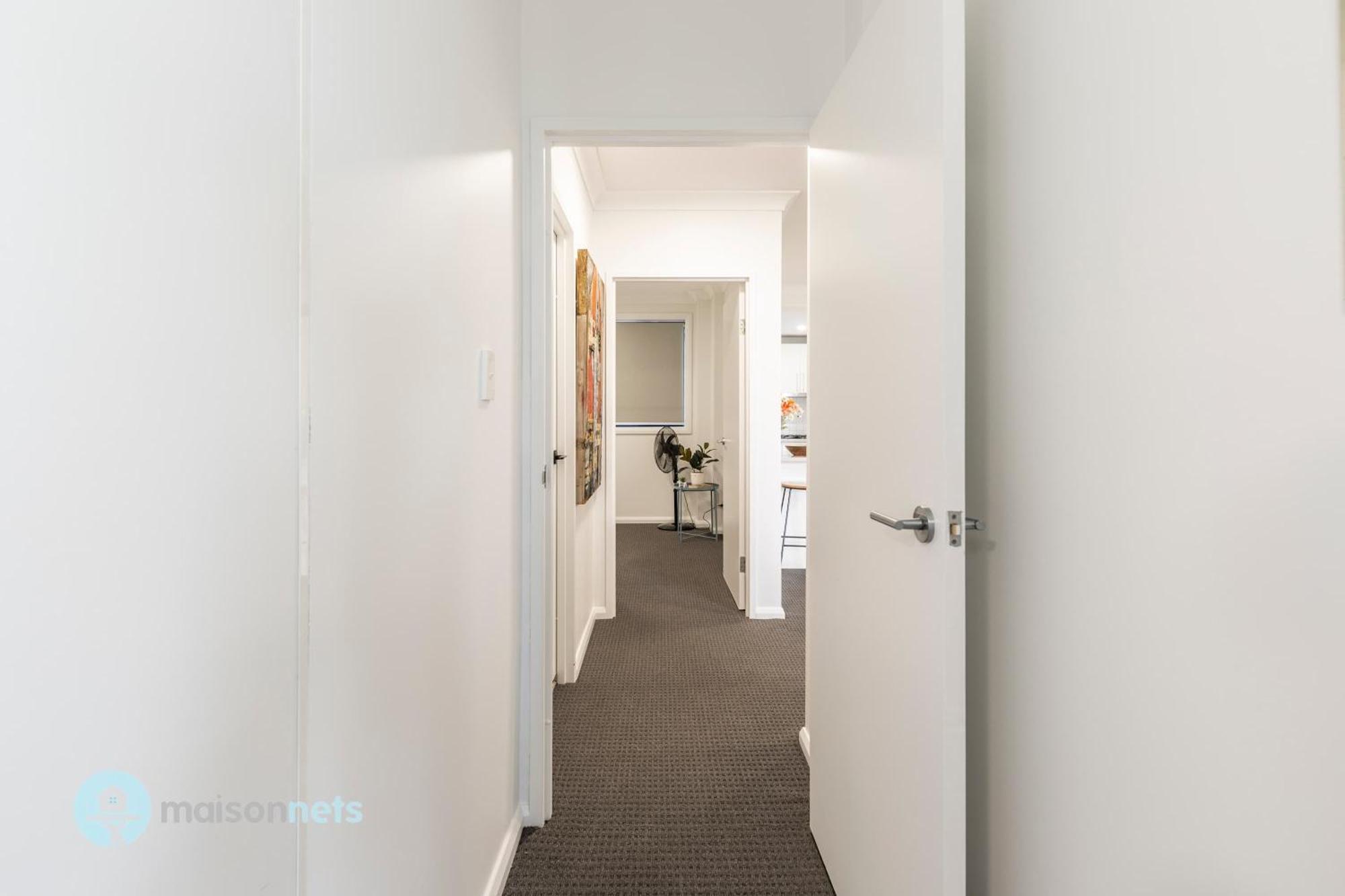2 Bedroom 2 Bathroom With Balcony And Parking * Sydney