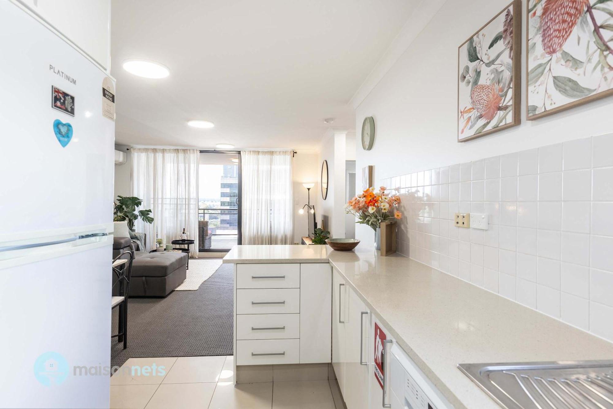 2 Bedroom 2 Bathroom With Balcony And Parking Sydney