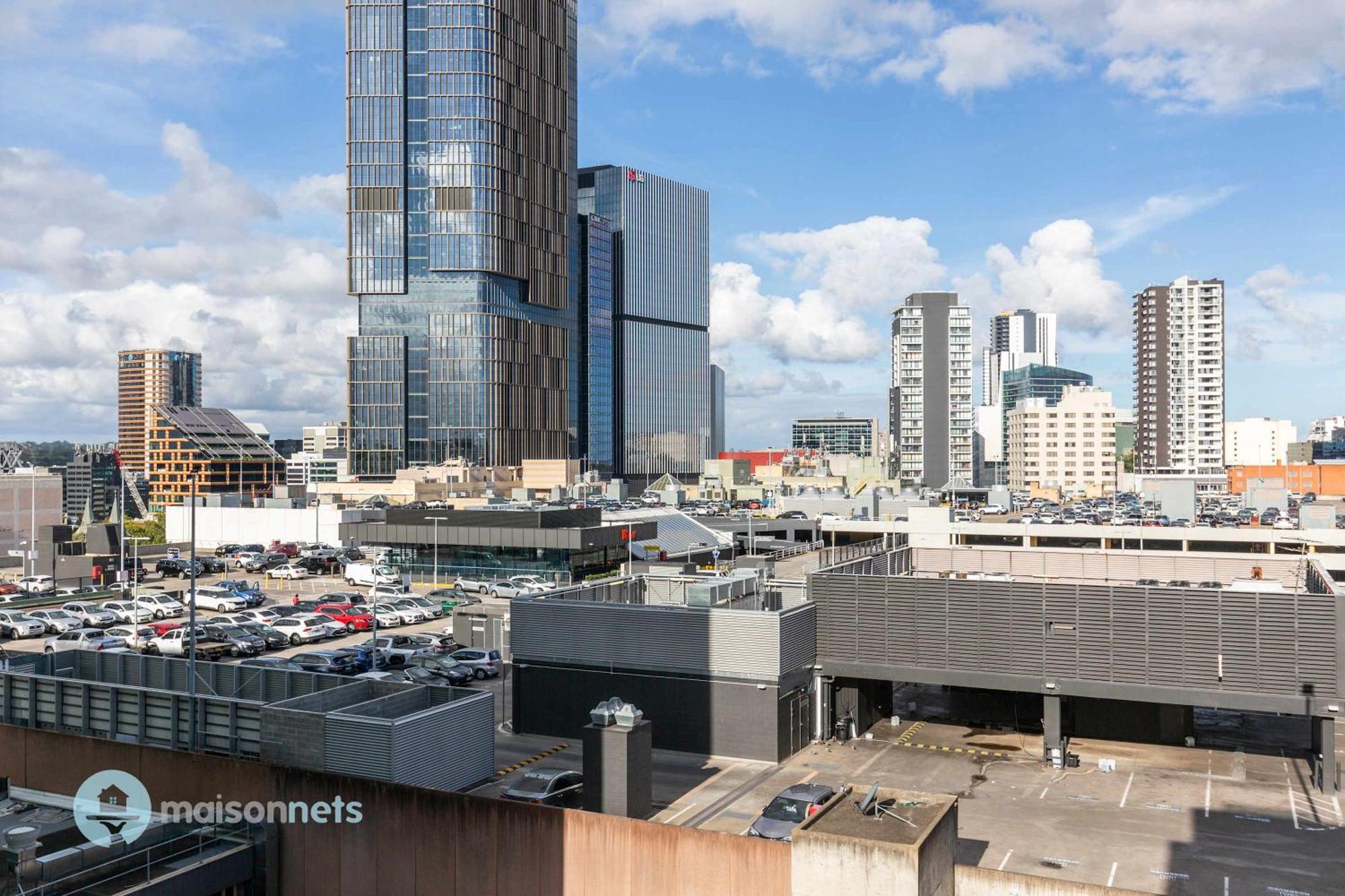 2 Bedroom 2 Bathroom With Balcony And Parking Apartment Sydney